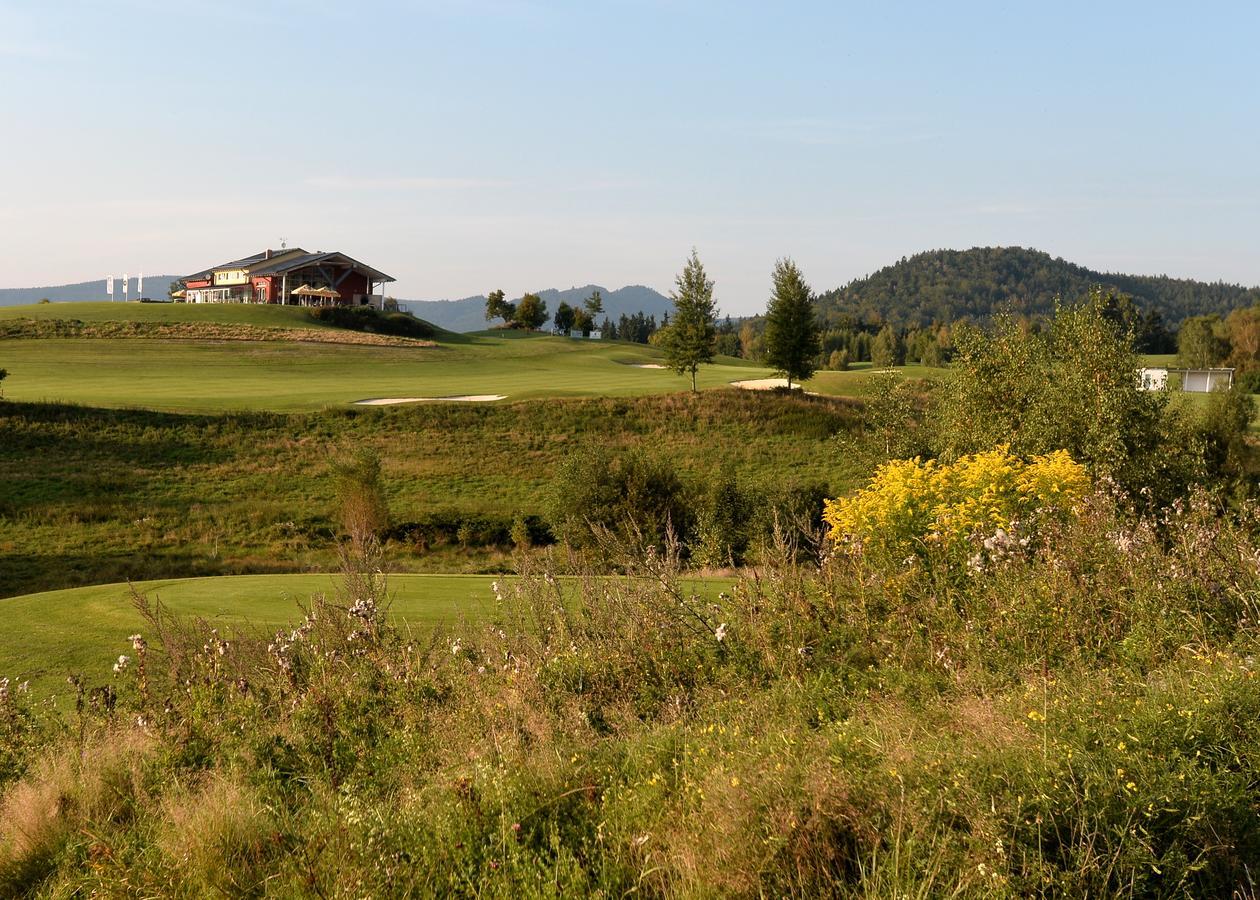 Hausboaty Ypsilon Golf Liberec Hotel Fojtka Eksteriør billede